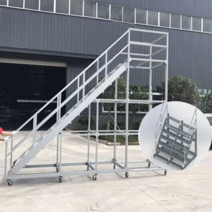 滑り止め加工を施したモジュール式アルミニウム製安全作業台